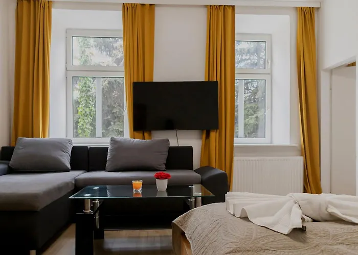 Sweet 2br Retreat Near Danube & Garden Access