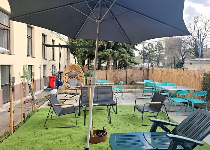 Sweet 2br Retreat Near Danube & Garden Access Διαμέρισμα